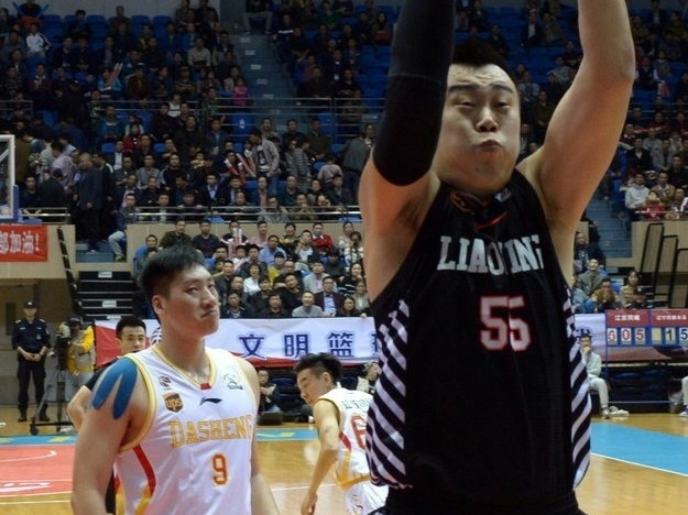 龙争虎斗映丹心：CBA内线群英谱