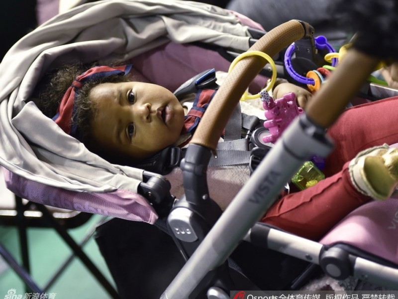 巴斯家人现身辽宁主场，见证寒夜中那场属于男人的鏖战