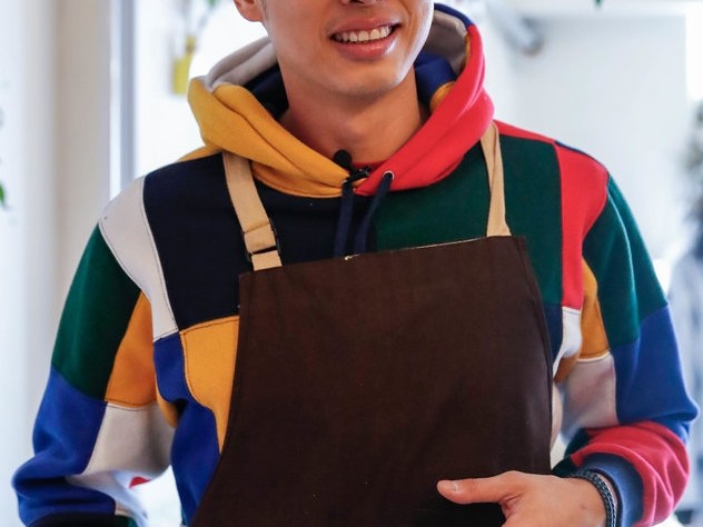 铁血后卫的柔情烘焙方硕情人节为球迷手作甜蜜饼干