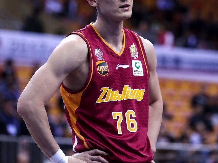 双外援狂揽五十二分 深圳主场破浙江金身夺连胜