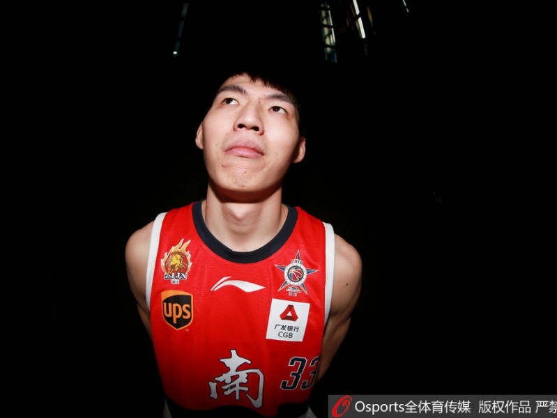 南区星光耀鹏城：重温全明星赛的创意与荣耀