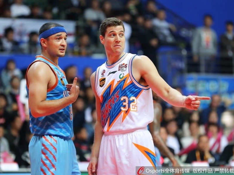 上海滩外援双星闪耀，大鲨鱼主场力擒新疆飞虎