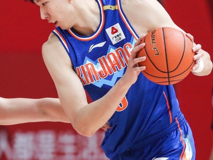 周琦无对抗受伤牵动人心，从“虚惊一场”到火线复出的背后故事