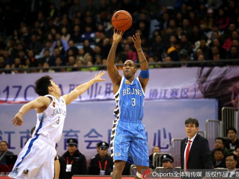 京城热血一战：马布里穿针引线，朱彦西绝杀救主