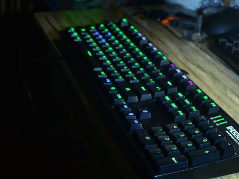 磁轴键盘，真“物理外挂”还是价格陷阱？上手后我悟了