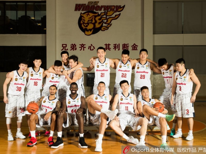 新周期蓄势待发，广东宏远队官方写真定格新赛季野心