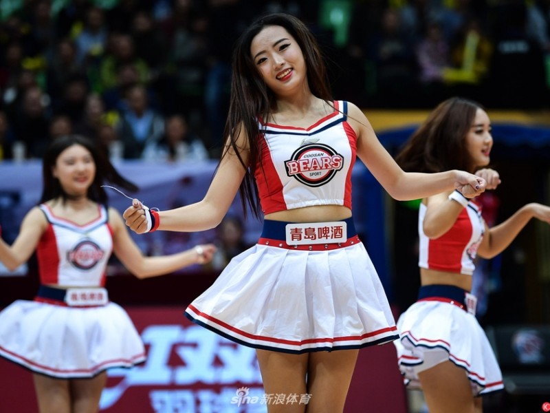 CBA赛场上的活力风景线：回眸啦啦宝贝的热舞瞬间与赛场文化