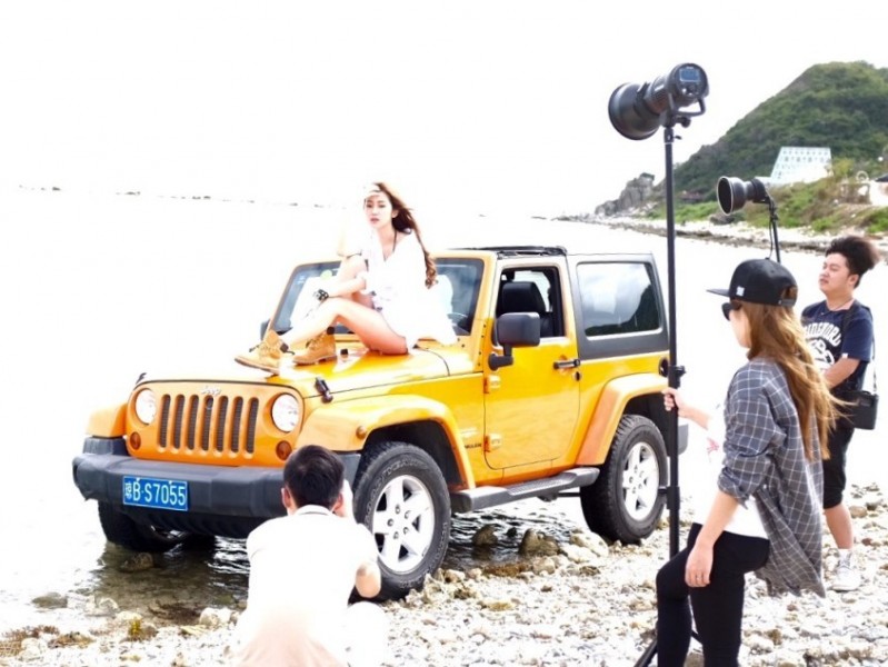 海风见证蜕变，陈露镜头前的明媚与坚韧