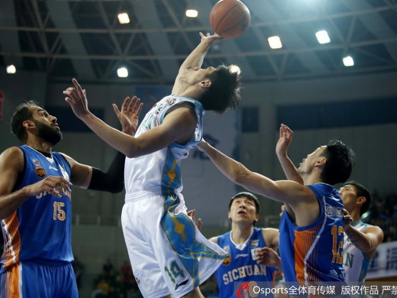 福建主场惊天逆转四川，史密斯末节三十三分导演绝地反击