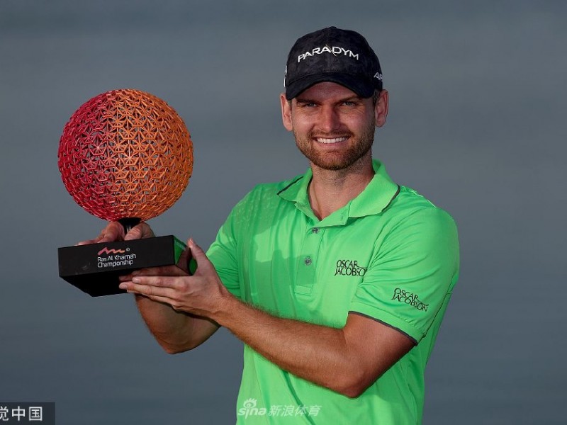 惊魂未定终捧杯 加文斯戏剧性夺DP世界巡回赛拉斯海玛锦标赛桂冠