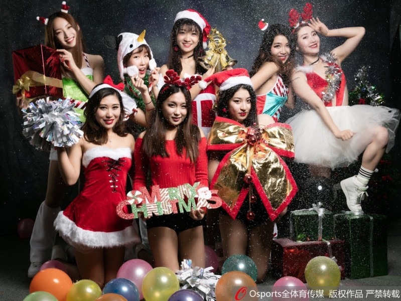 京城圣诞夜的冰雪热舞 篮球宝贝定格冬日活力瞬间