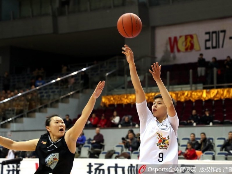 天山玫瑰绽放主场新疆女篮击退广东豪取七连胜