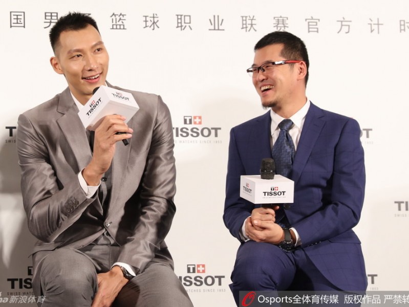 阿联笑傲京华展儒雅风范 忆篮球峥嵘岁月话精准计时