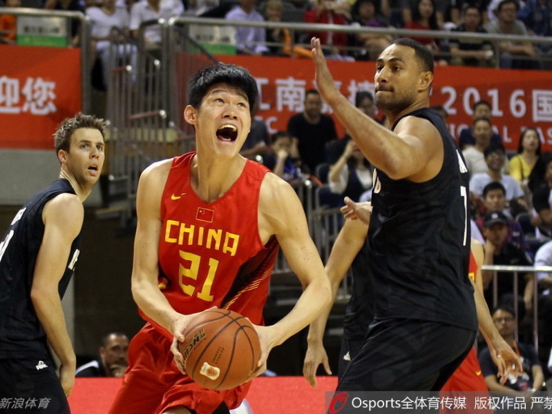 京城后卫与齐鲁内线：一览CBA赛场上的技术与热血