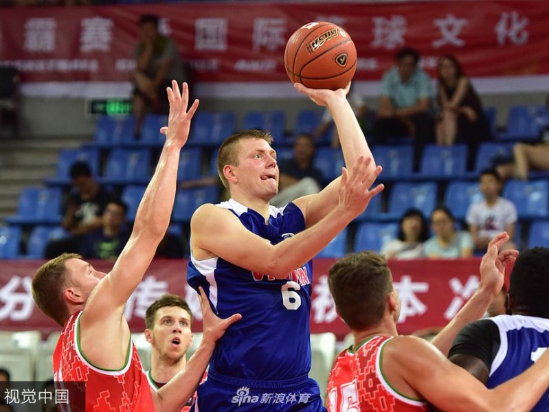 苏州八国赛美国职业联队力克白俄罗斯，赛场风云激荡