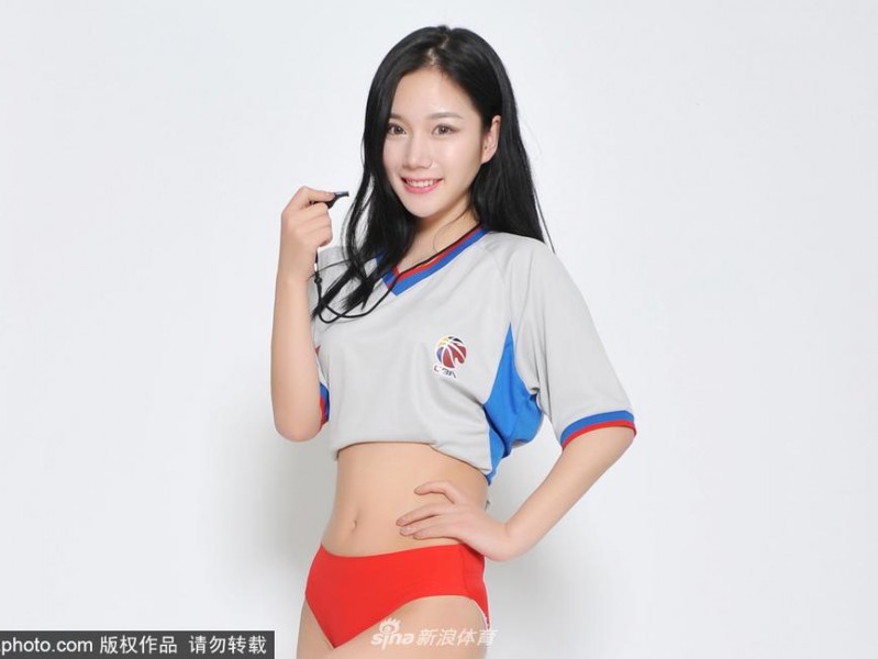湘妹子的篮球哨音：当最美篮球女裁判走上赛场