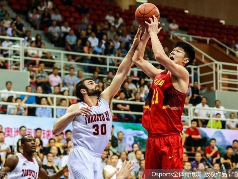 中国男篮京华战记：胡金秋内线称王，钢铁长城是这样炼成的