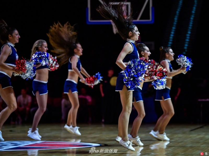 澳门超级八篮赛激战正酣 啦啦队热舞成靓丽风景