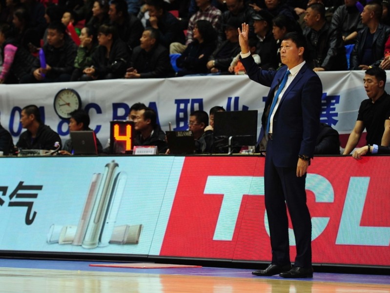 CBA新赛季烽烟起 新疆飞虎主场106比95击退吉林东北虎