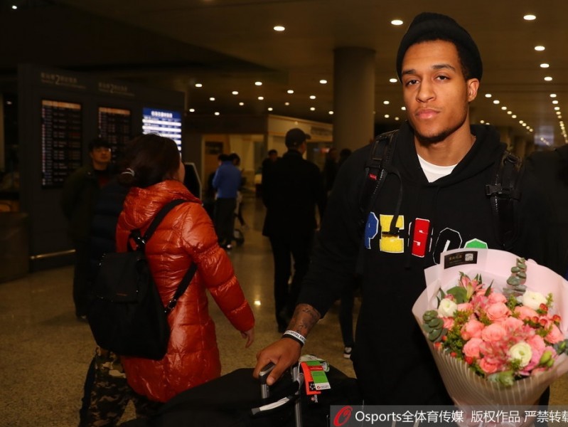 贾巴里·布朗火线驰援，江苏肯帝亚 historic 双杀广东