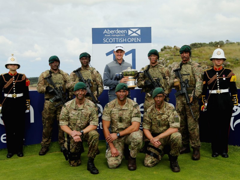 冠军奖杯的海岸奇袭