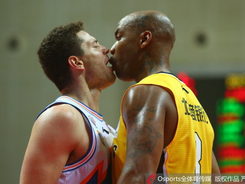 CBA常规赛趣图盘点：赛场硬汉的喜怒哀乐，哪一幕最戳你？