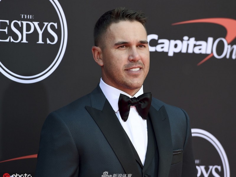 布鲁克斯科普卡携女友亮相ESPY盛典展现高尔夫球星另一面