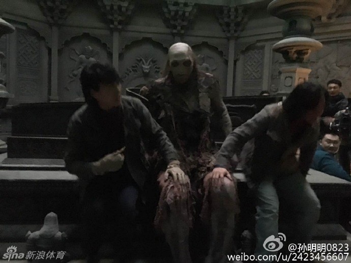 巨人孙明明的惊悚跨界：两米三六的身高，只为演活《鬼吹灯》里的“红犼”