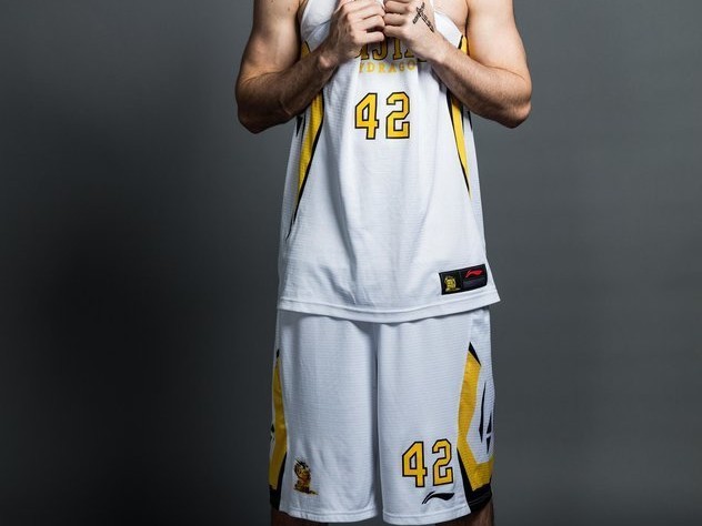 浴火重生：兰多夫与北控男篮的铁血篇章