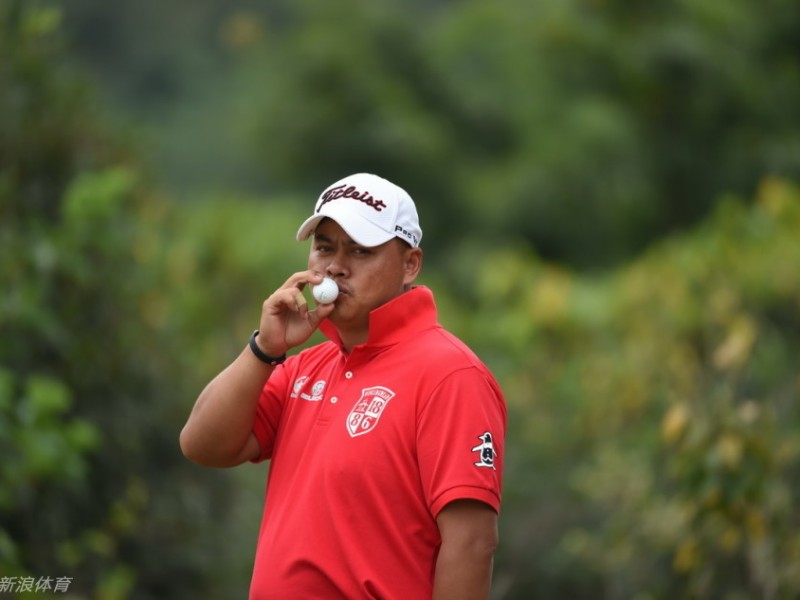 球场荣光汗水见证高尔夫赛场上的荣耀与坚持