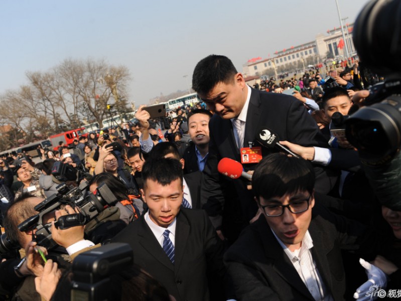 聚焦2017两会：姚明现身会场，热议体育强国不只是金牌