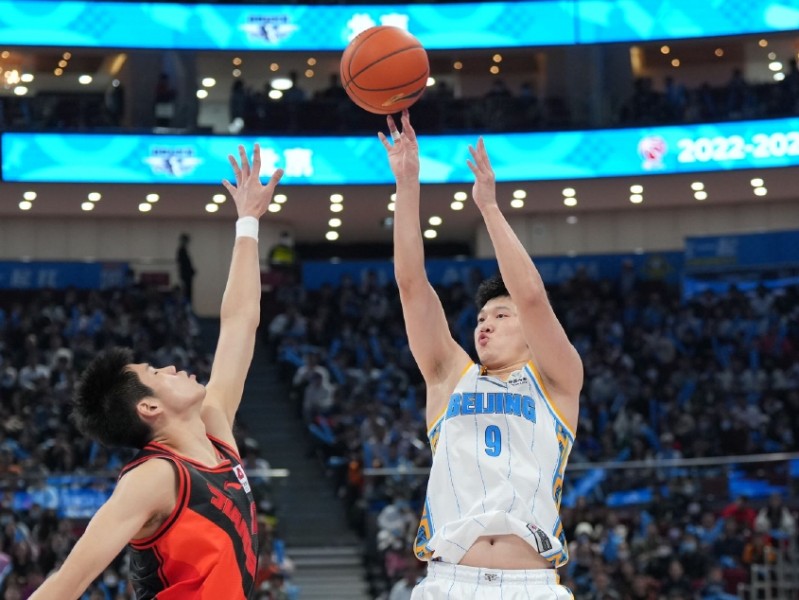 京城荣耀，收官大捷：首钢男篮狂胜江苏，以昂扬之姿挺进季后赛