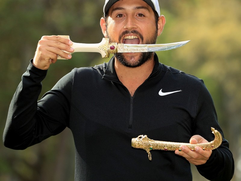 列维哈桑二世杯荣耀加冕 摩洛哥王子亲自授勋庆贺