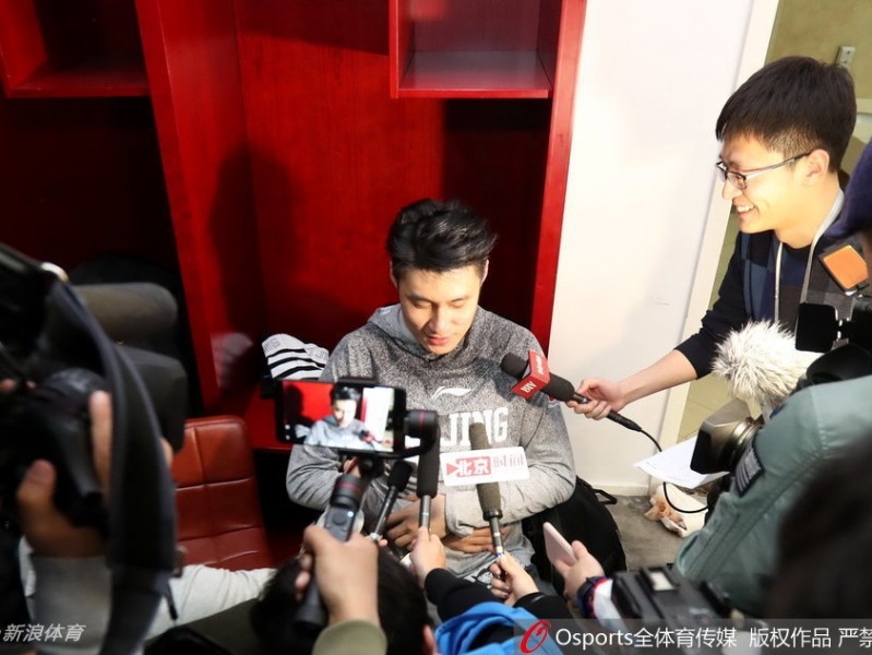 京城铁军踏平荆棘路 更衣室里的热血与柔情