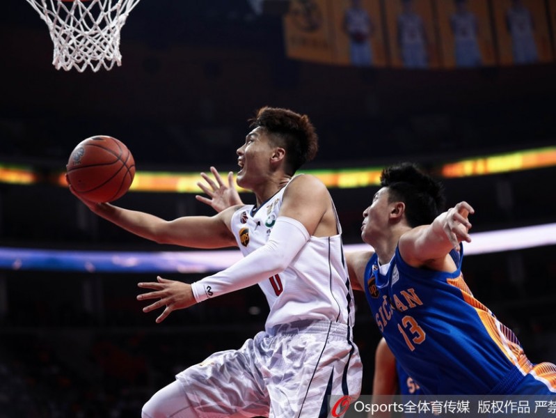 粤蜀大战华南虎惊魂过关 阿联两双力压哈达迪