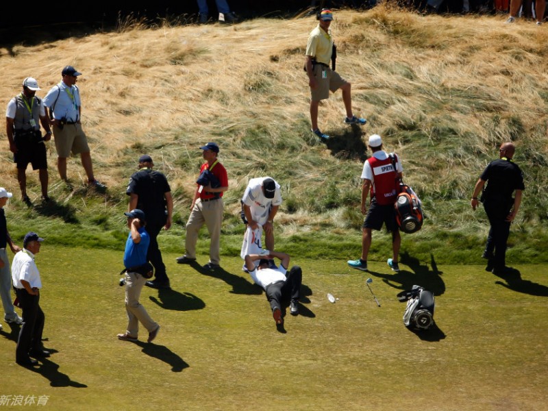 戴伊赛场晕眩跌倒顽强完赛 强人意志征服观众