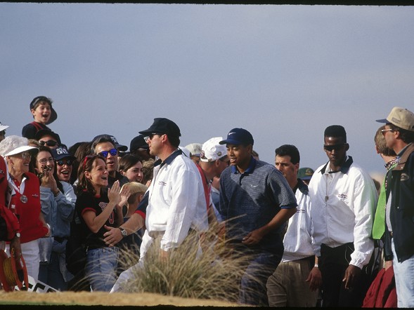 果岭上的传奇瞬间挥杆入洞的永恒记忆