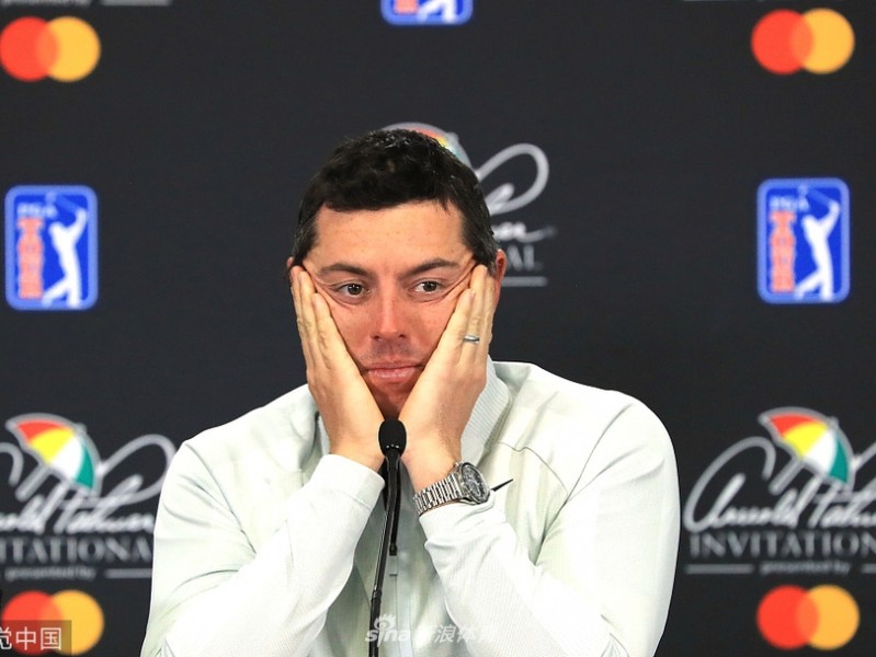 帕尔默邀请赛练习日群星闪耀 粉帽笑容与推杆瞬间定格