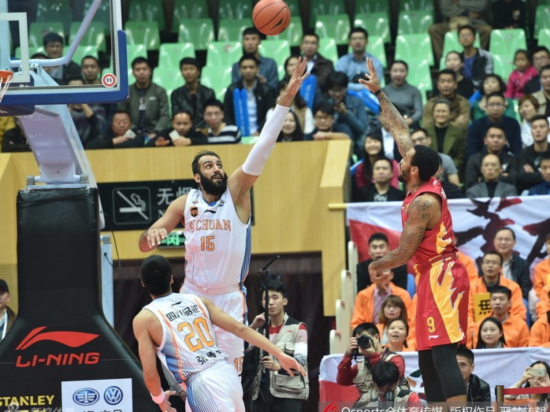 四川品胜主场大胜吉林 哈达迪内线称雄邓华德暴怒离场