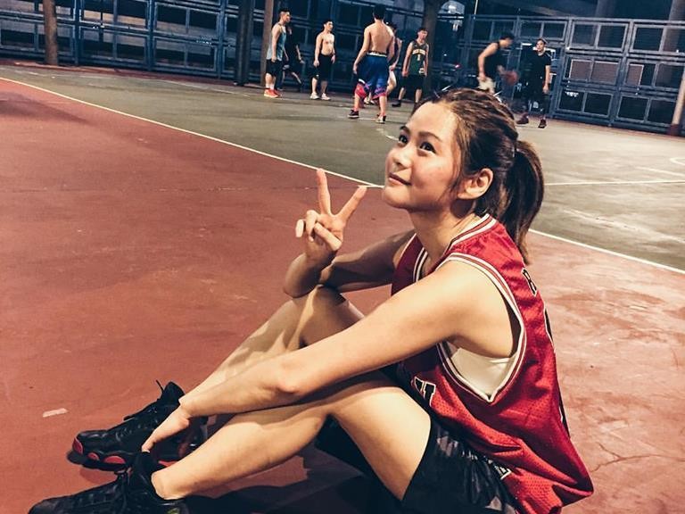 篮球女神钟情流川枫，神似陈妍希演绎运动之美