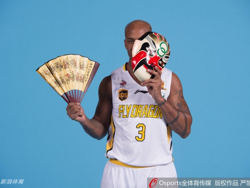 京城三外援亮相京城，马布里率北控男篮新阵容拍摄前卫写真