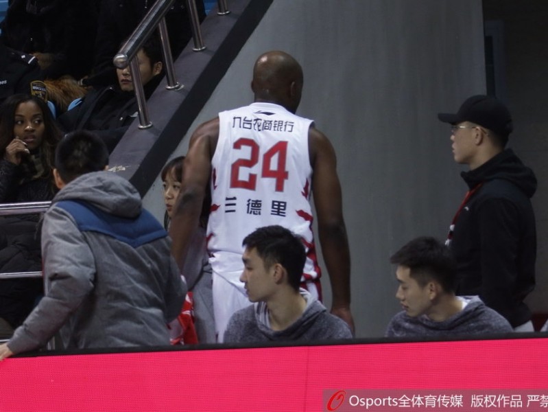 兰德里浴血奋战隐形脱落 东北虎逆转广州终结五连败