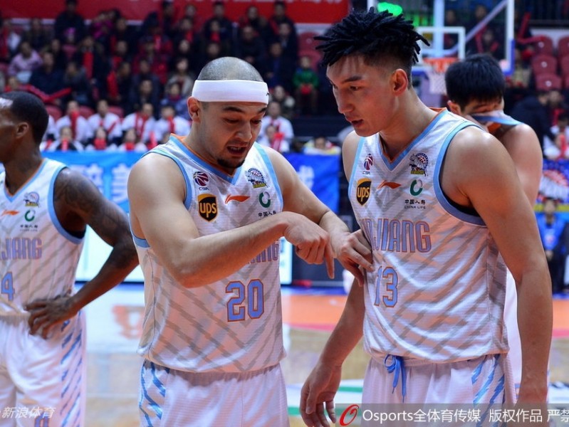 天山之巅的矛与盾：亚当斯神话延续，新疆飞虎主场噬咬广州龙狮