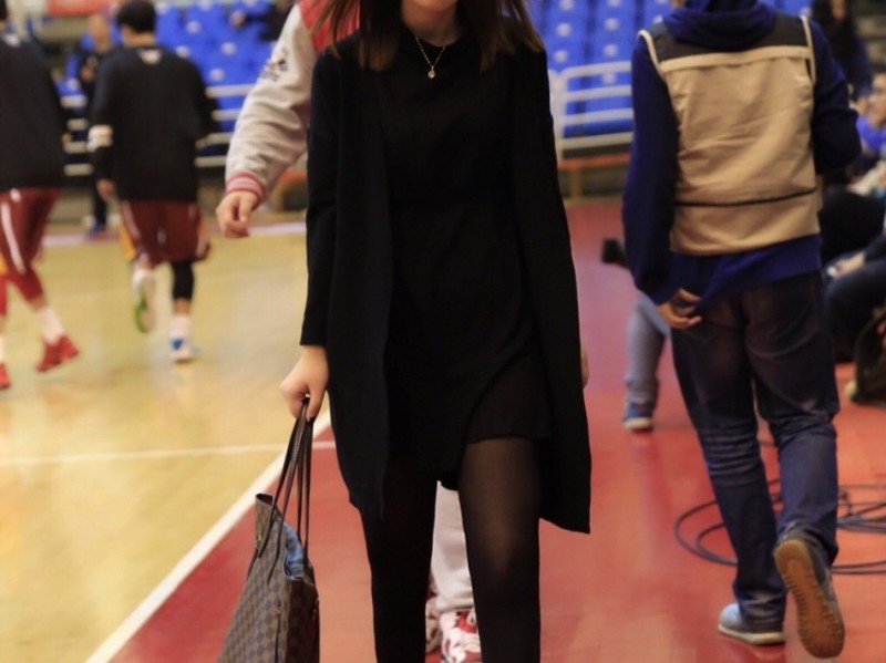 雅戈尔体育馆的铁军红颜：一位八一女球迷和她的专属座位