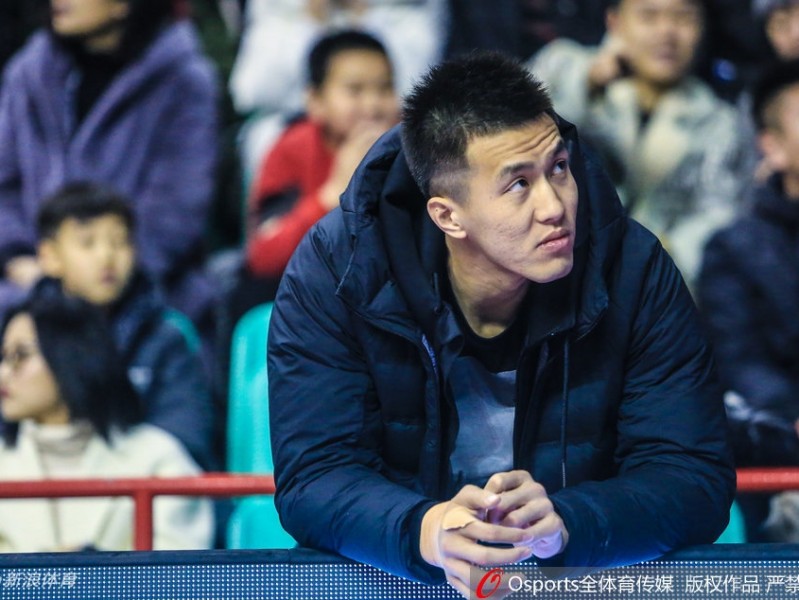 辽篮双星轮休静待季后赛，杜锋现身赛场引猜想