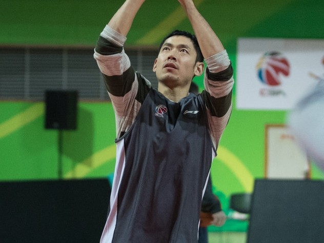 齐鲁兄弟连柔情一刻，丁彦雨航率山东众将轻装上阵剑指同曦