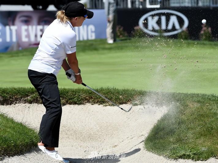 朴仁妃领先冲击冠军 刘钰展现风采