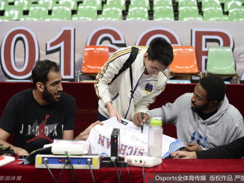 总决赛前奏的蜀地篮团：汗水与笑颜编织的冠军之路