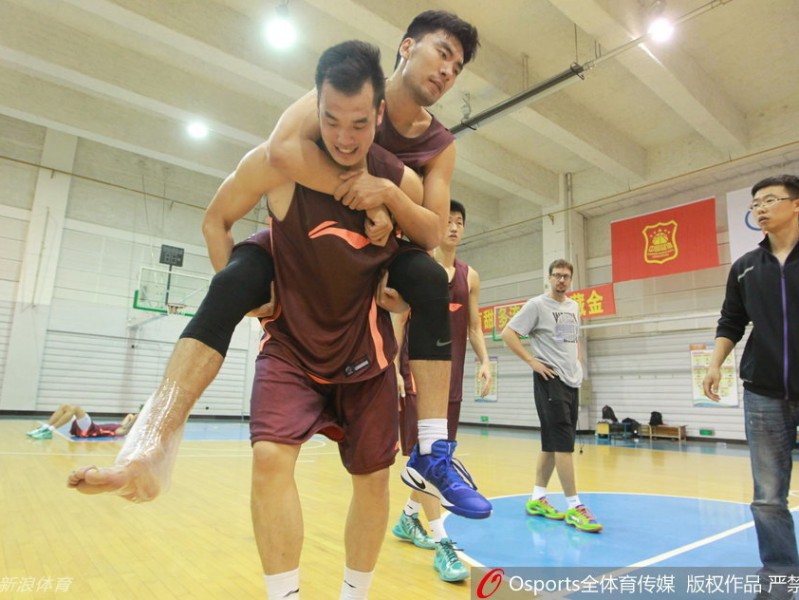 折翼雄狮与热血坚守：回首CBA二零一六的那些泪与痛