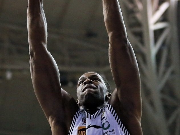 广东三连客的硝烟与温情：回首 CBA 联赛第三十二轮